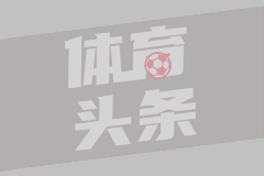 男子被猴子抢食还挨了一巴掌